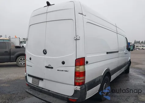 2016 Mercedes-Benz Sprinter 2500 High Roof из США, поврежденный, VIN WD3PE8DD2GP193128